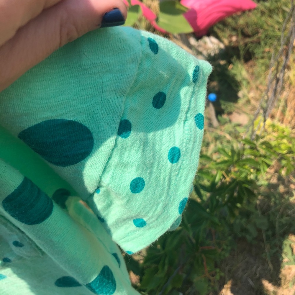 Super adorable Old Navy emerald polka dot shirt! - Picture 4 of 7